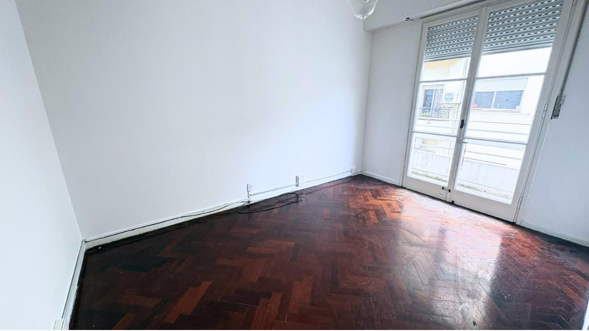 Foto de Depto de 3 Ambientes muy luminosos, 2do Piso por escalera, Excelente, imagen 3