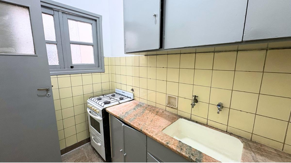 Foto de Depto de 3 Ambientes, 2do piso por escalera, muy luminoso, imagen 3