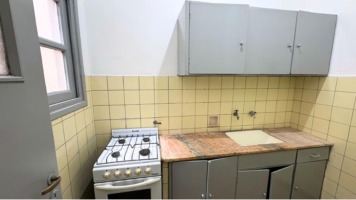 Foto de Depto de 3 Ambientes, 2do piso por escalera, muy luminoso, imagen 2