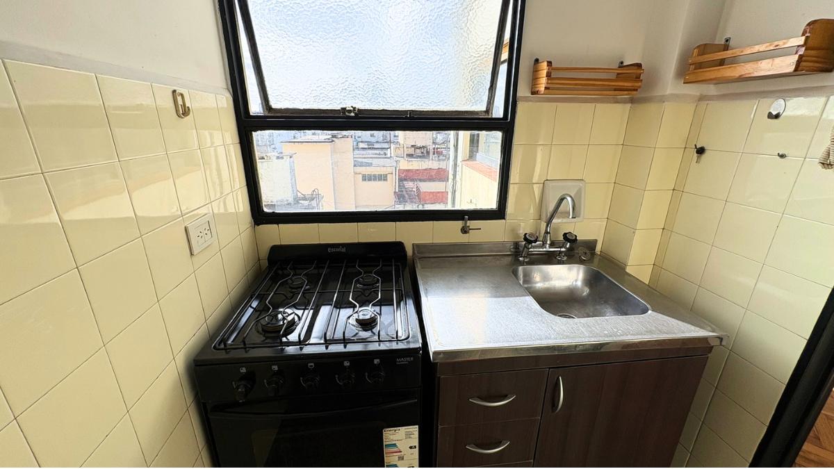 Foto de Depto Monoambiente muy luminoso, cocina a parte, imagen 5