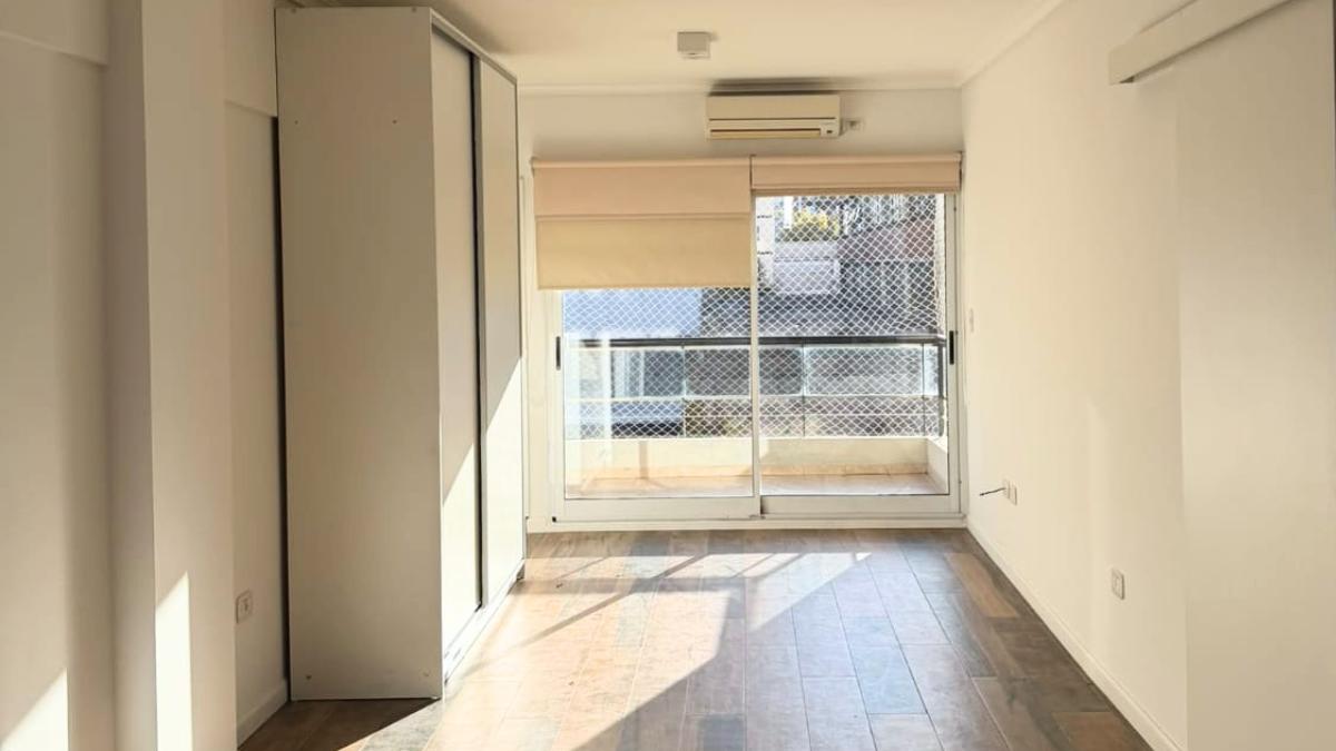 Foto de Monoambiente moderno y muy luminoso, balcón con vista abierta, A, imagen 2