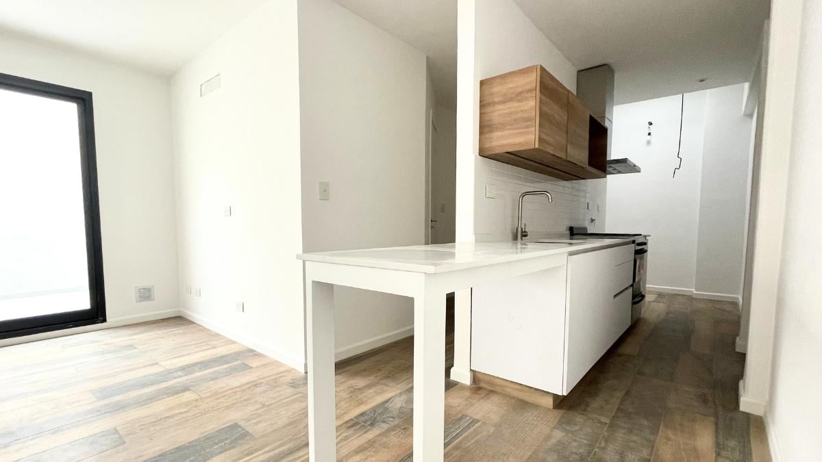 Foto de PH 3 AMBIENTES CON PATIO PROPIO - RECICLADO A NUEVO, A ESTRENAR - APTO, imagen 2