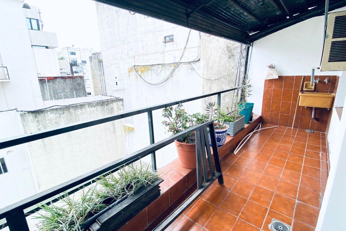Foto de Depto de 2 Ambientes con amplio balcón techado, último piso, Muy, imagen 4