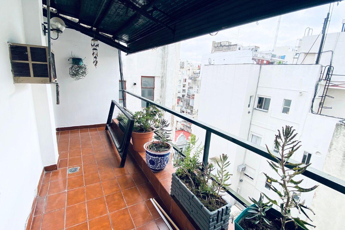 Foto de Depto de 2 Ambientes con amplio balcón techado, último piso, Muy, imagen 5