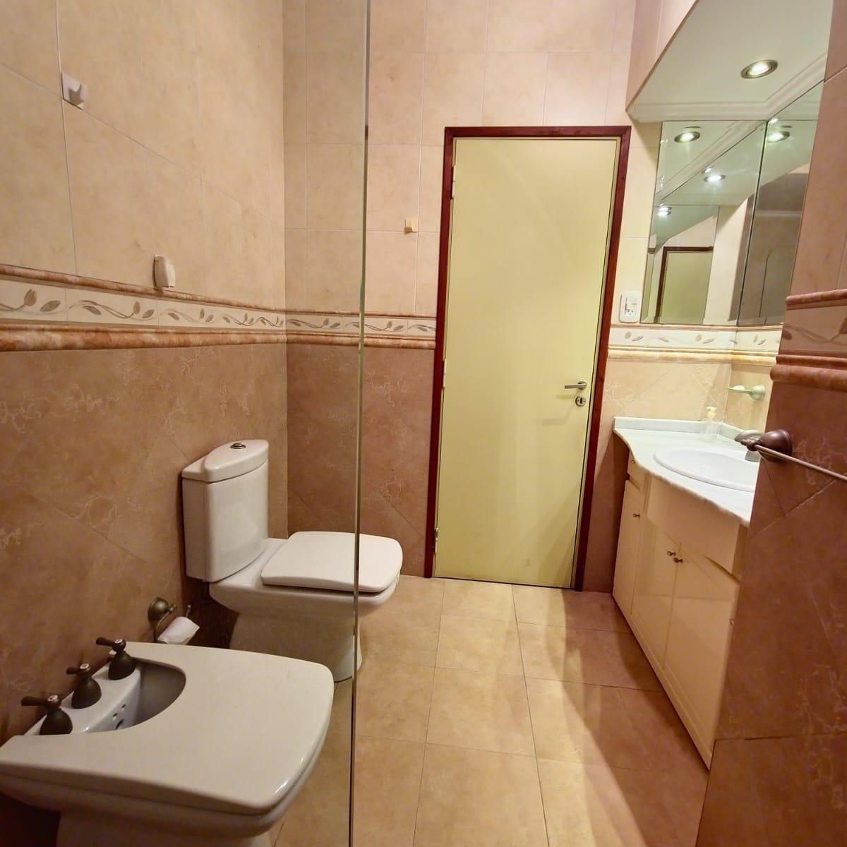 En Venta: Casa + Local Comercial en Reconquista 2