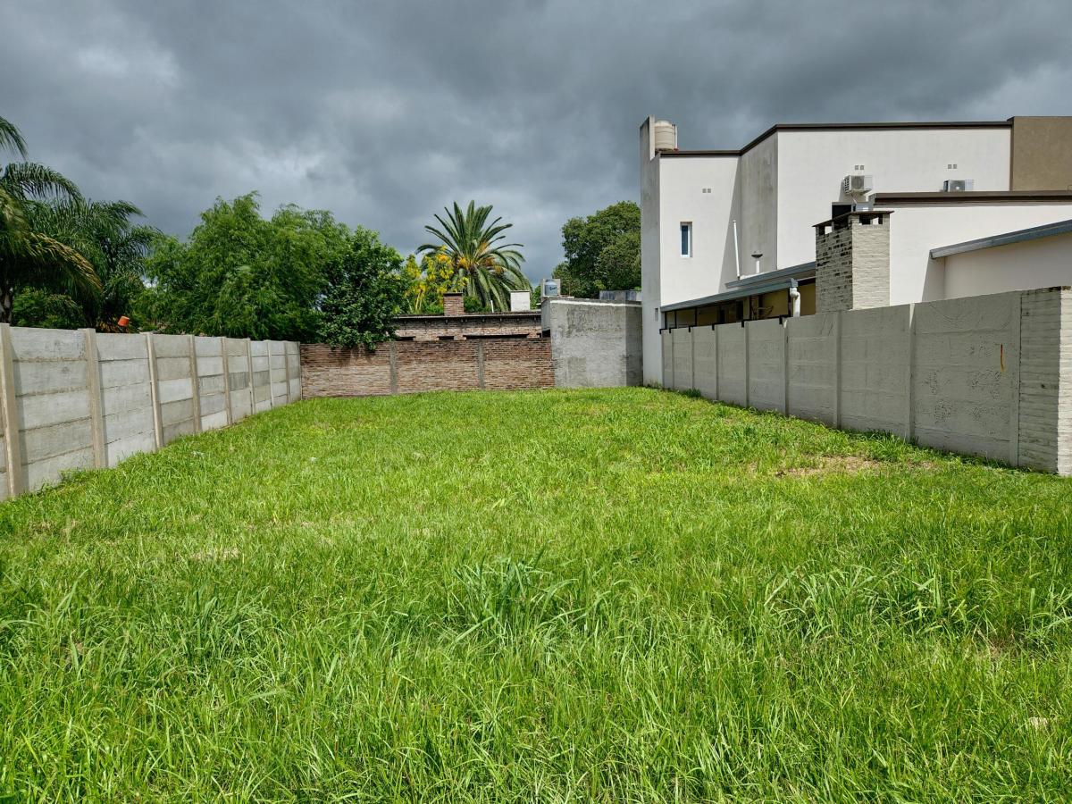 En Venta: Lote en Barrio Molino, Romang 1