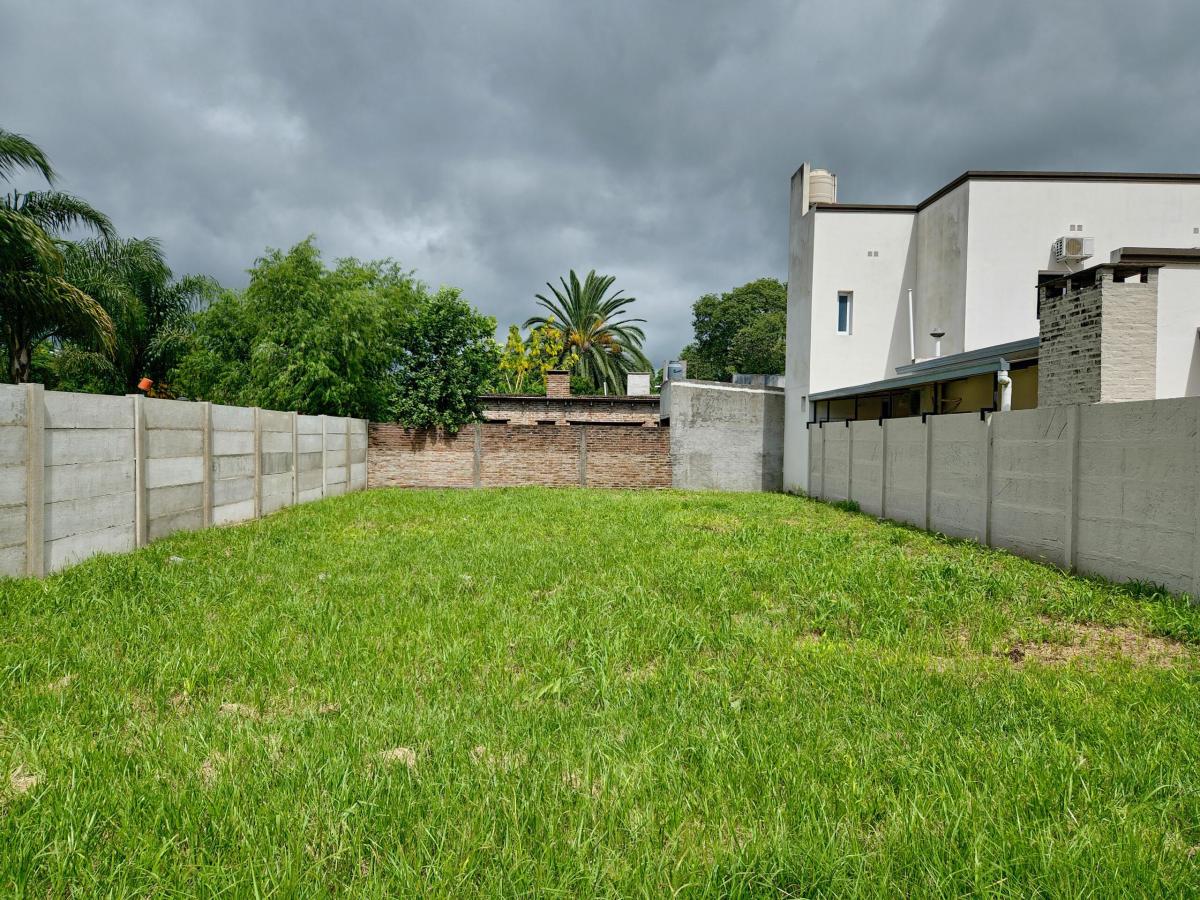 En Venta: Lote en Barrio Molino, Romang 3