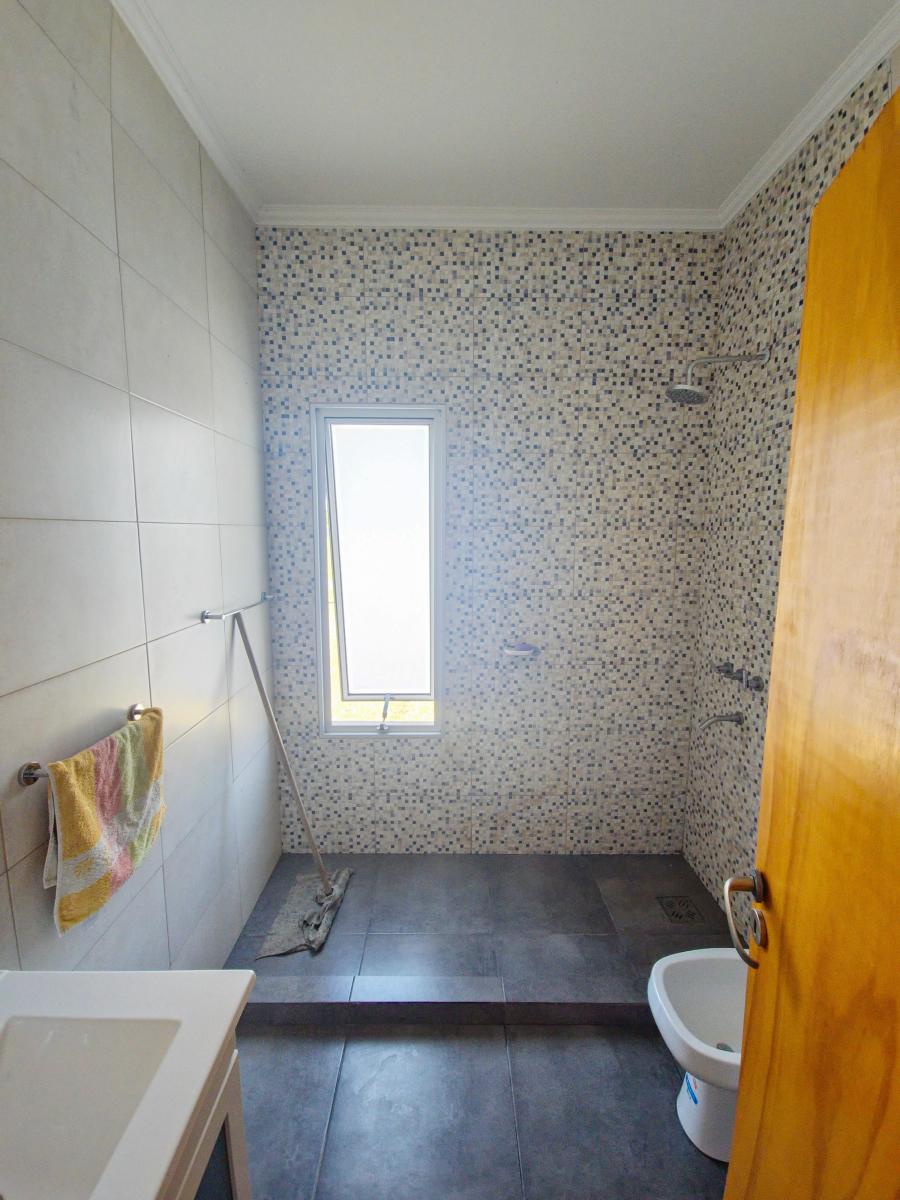 En Venta Vivienda Prácticamente Nueva en Romang 2