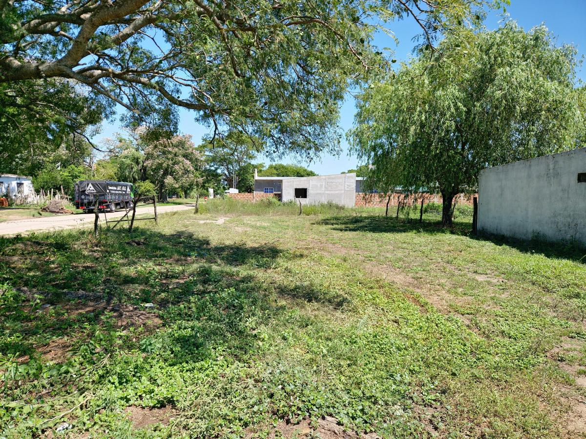 Terreno Esquina en Barrio Los Pumas 4
