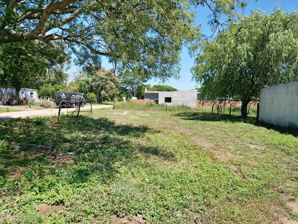 Terreno Esquina en Barrio Los Pumas 3