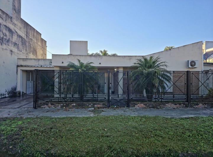 En venta amplia casa en Zona Norte Romang 2