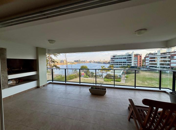 Foto de Apartamento de categoría, 3 suites, en Carrasco Este, imagen 2