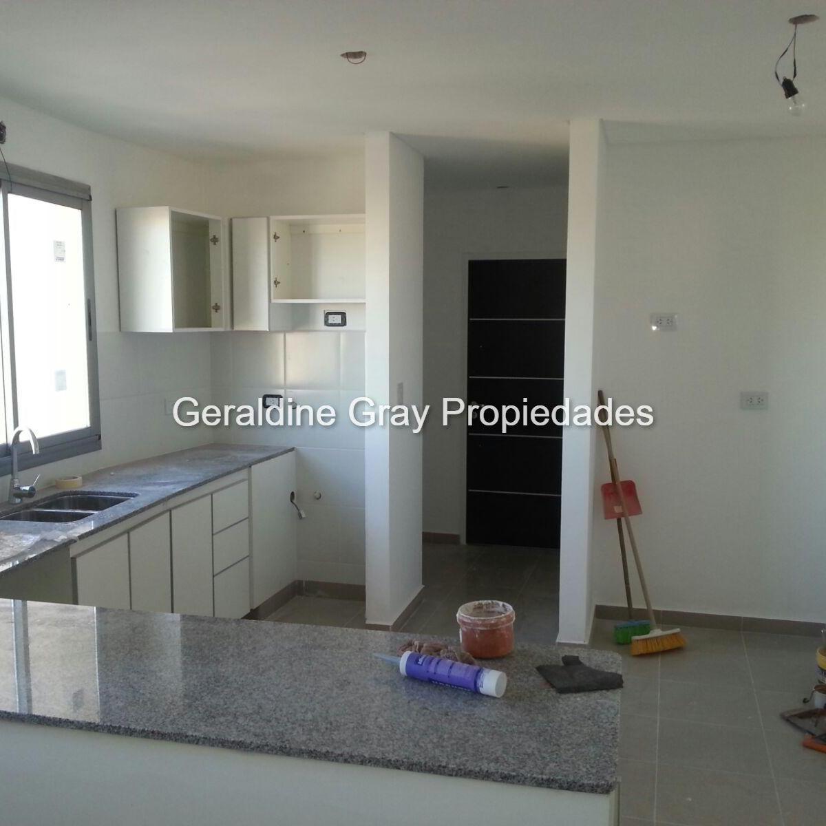 Piso en Venta de 4 Dorm. con 2 Cocheras en Edificio Atlas del Parque 3