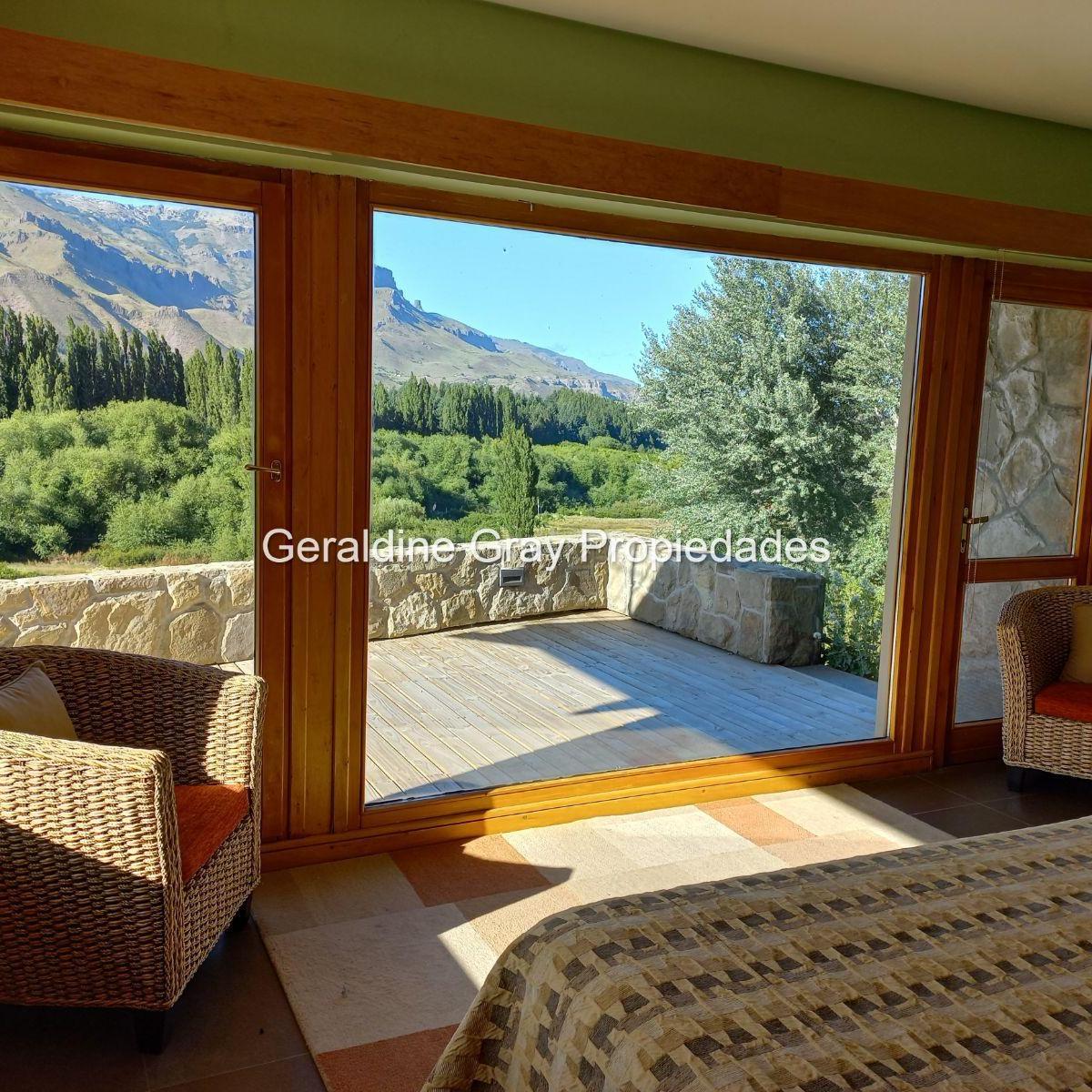Casa en Venta de 4 Dorm. C/ Cochera en Barrio Privado Chapelco Golf & Resort 4