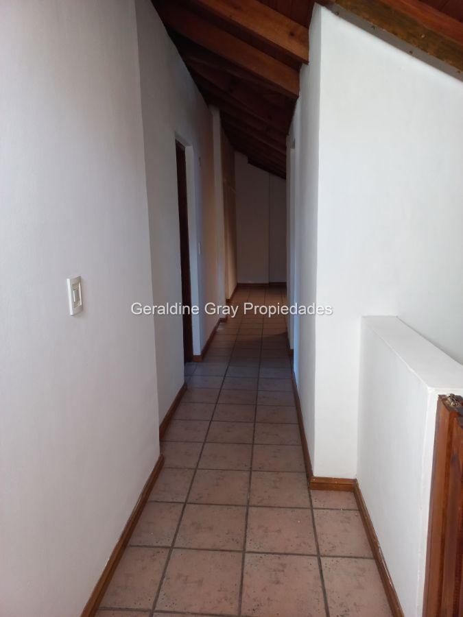 Departamento en Venta de 3 Dorm. C/ Cochera en San Martín de Los Andes 2