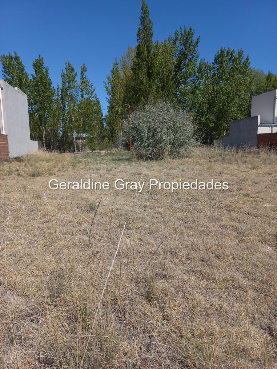 Lote de 469 m² en Barrio Residencial Don Higinio II en Fernandez Oro 2