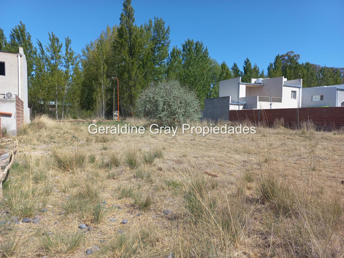 Lote de 469 m² en Barrio Residencial Don Higinio II en Fernandez Oro 3