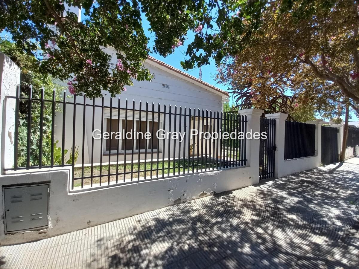 Foto de Casa de 3 dormitorios en venta en zona centro de Cinco Saltos, imagen 3