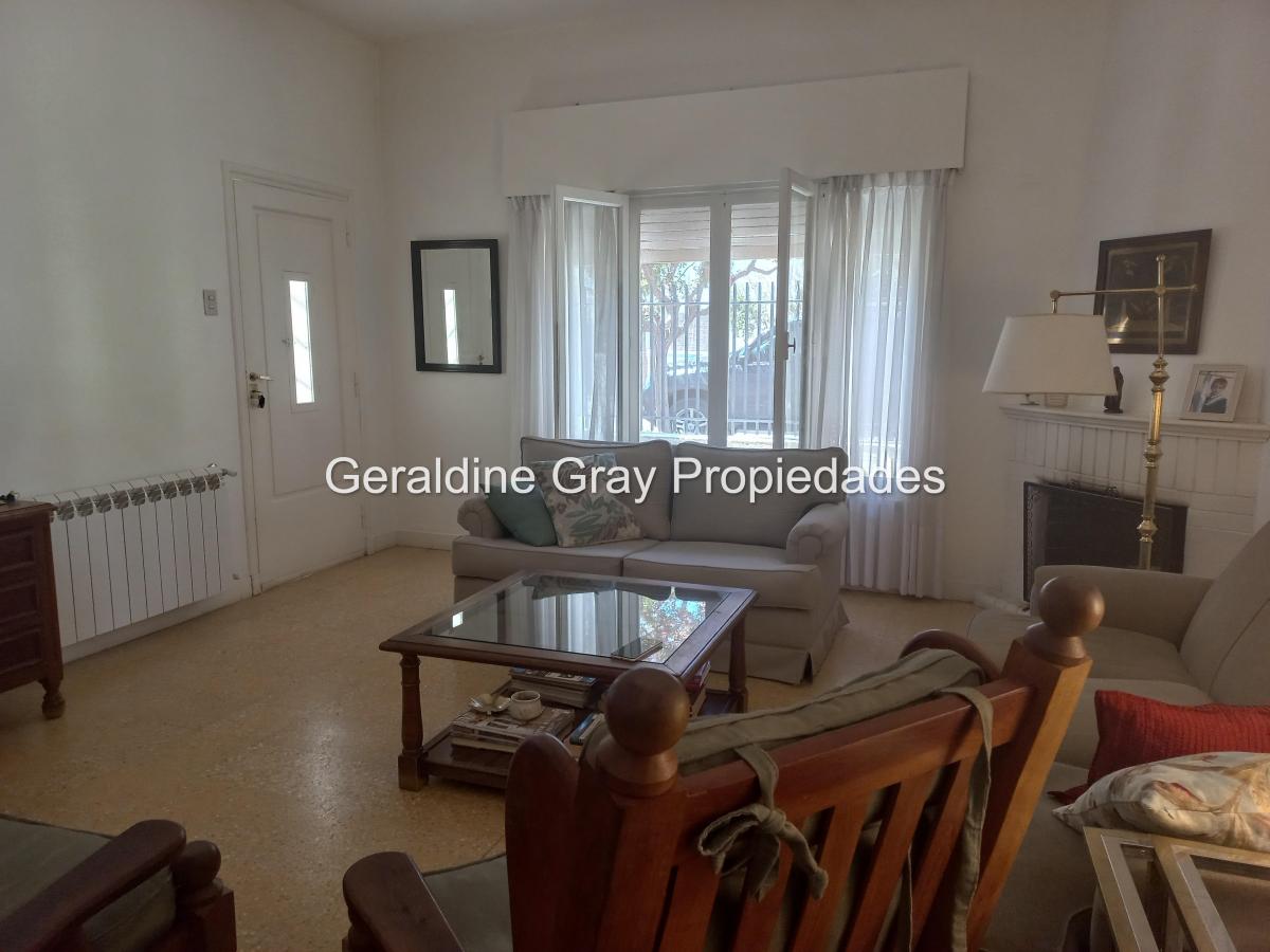 Foto de Casa de 3 dormitorios en venta en zona centro de Cinco Saltos, imagen 2