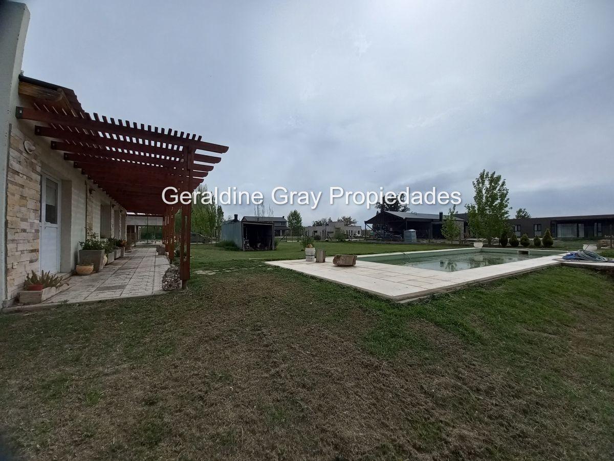 Foto de Casa de 1 dormitorio con pileta en venta en el barrio privado Estilo, imagen 1