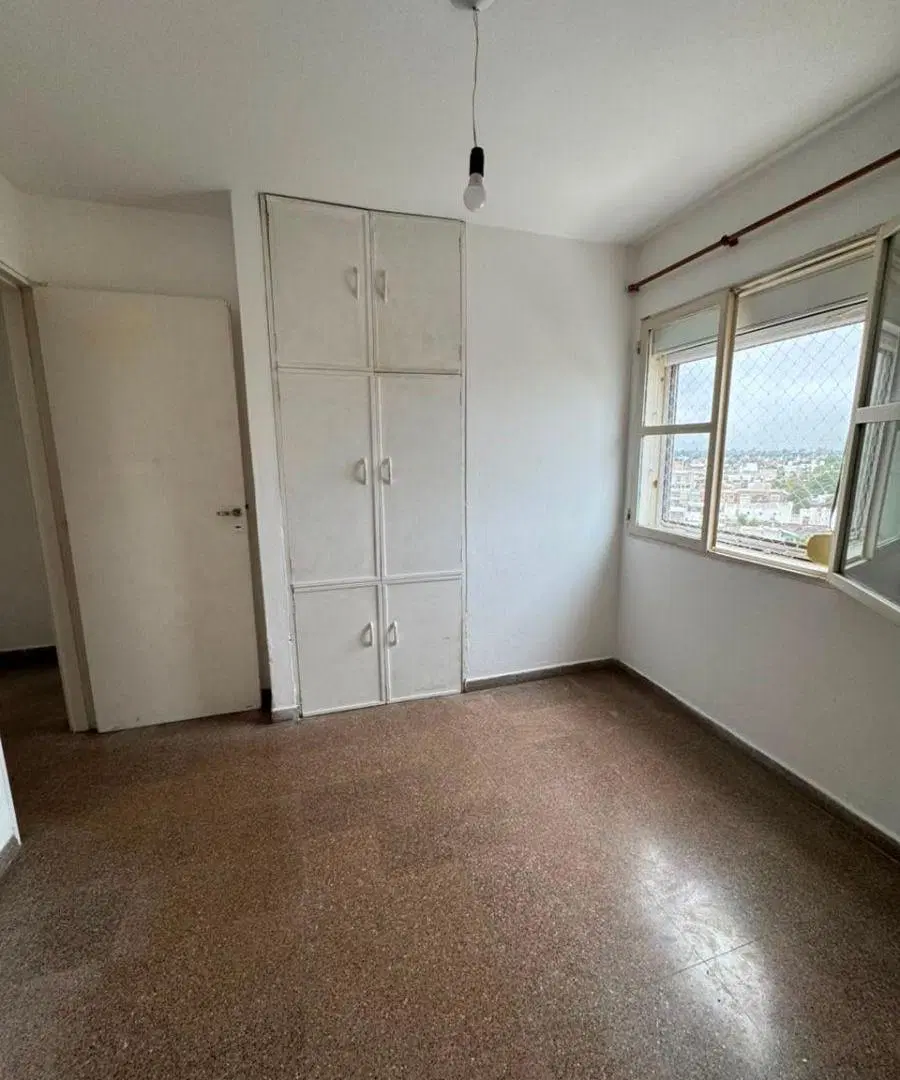 Alquilo depto 2 dormitorios + escritorio – cocina separada y living comedor 4