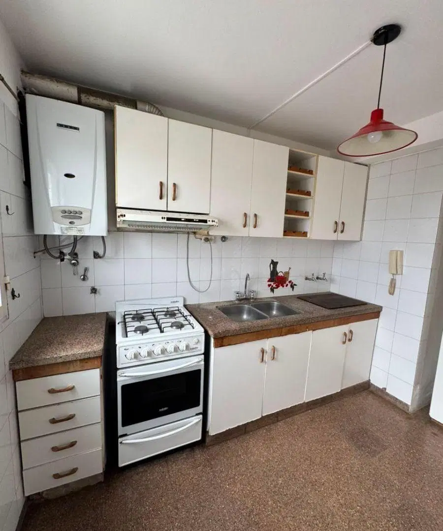 Alquilo depto 2 dormitorios + escritorio – cocina separada y living comedor 5