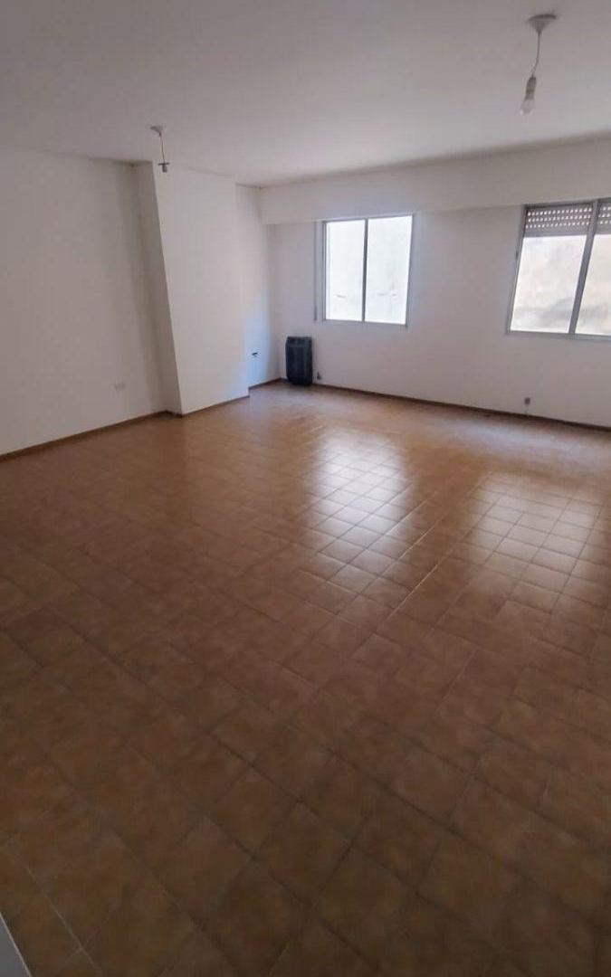Foto de AMPLIO MONOAMBIENTE 40M2 EN ALBERDI, imagen 5