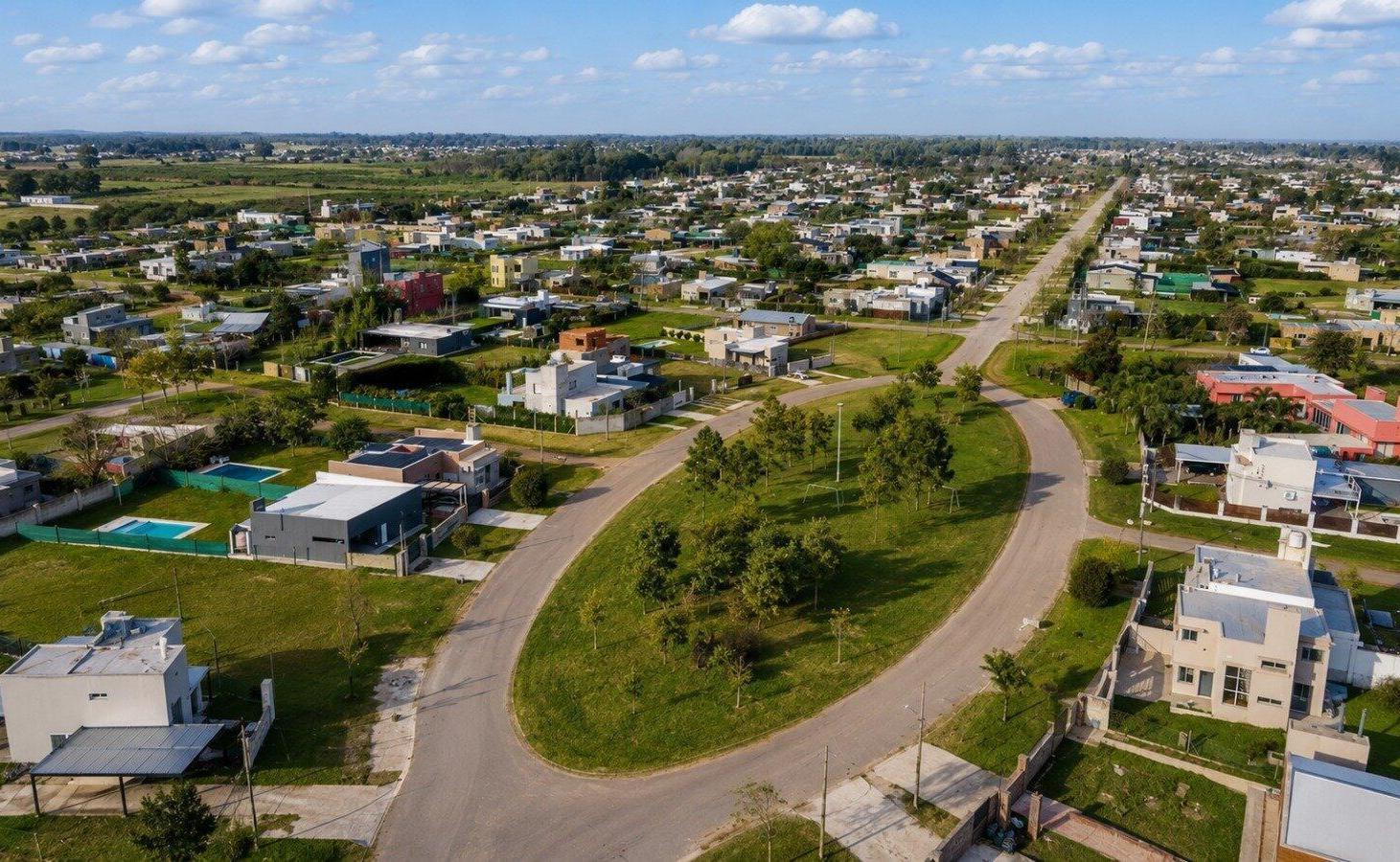 Foto de Lote en Las Tardes - Barrio abierto residencial, imagen 1