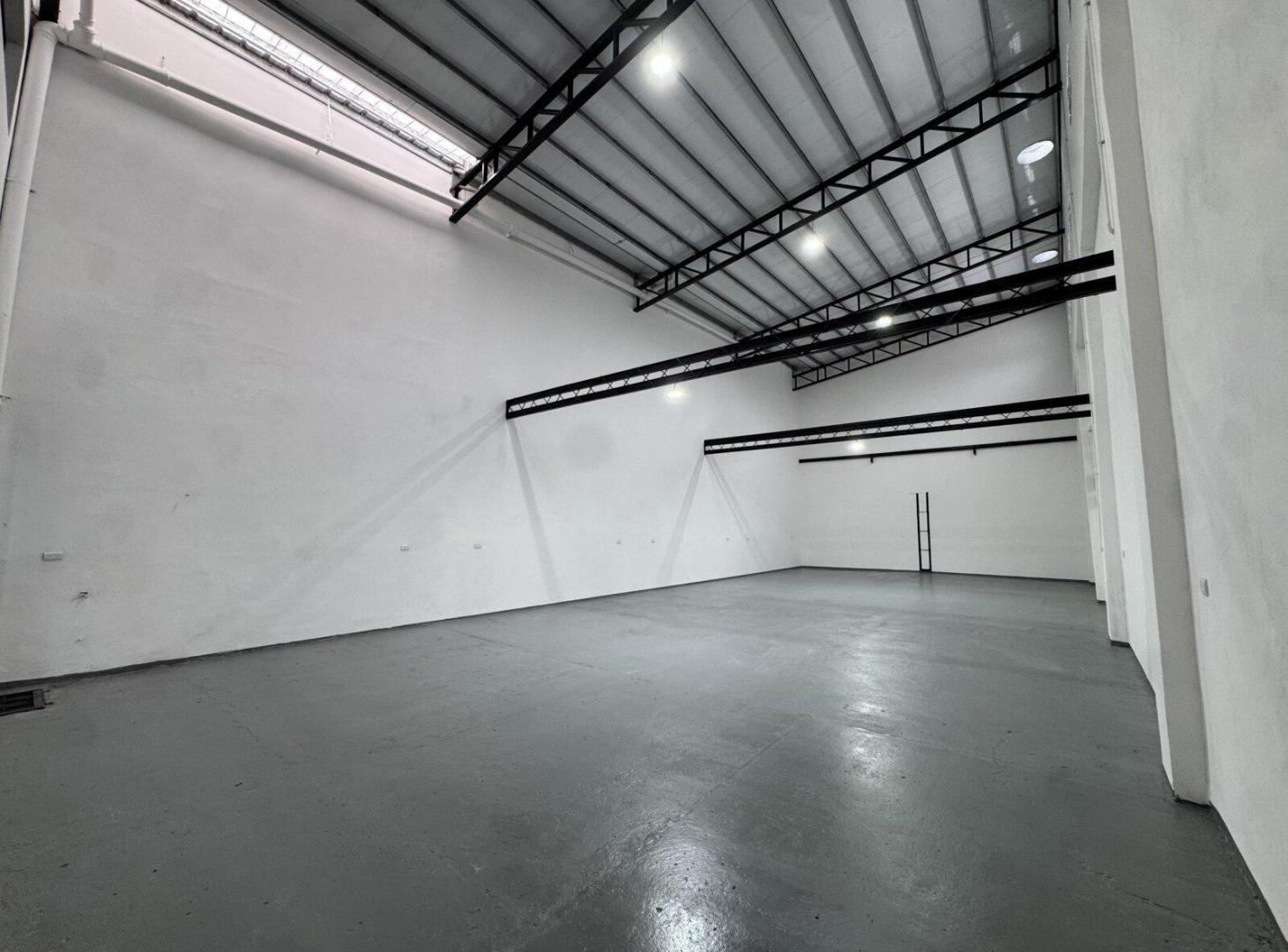 Foto de ALQUILER COMPLEJO COMERCIAL + OFICINAS + GALPÓN, imagen 4