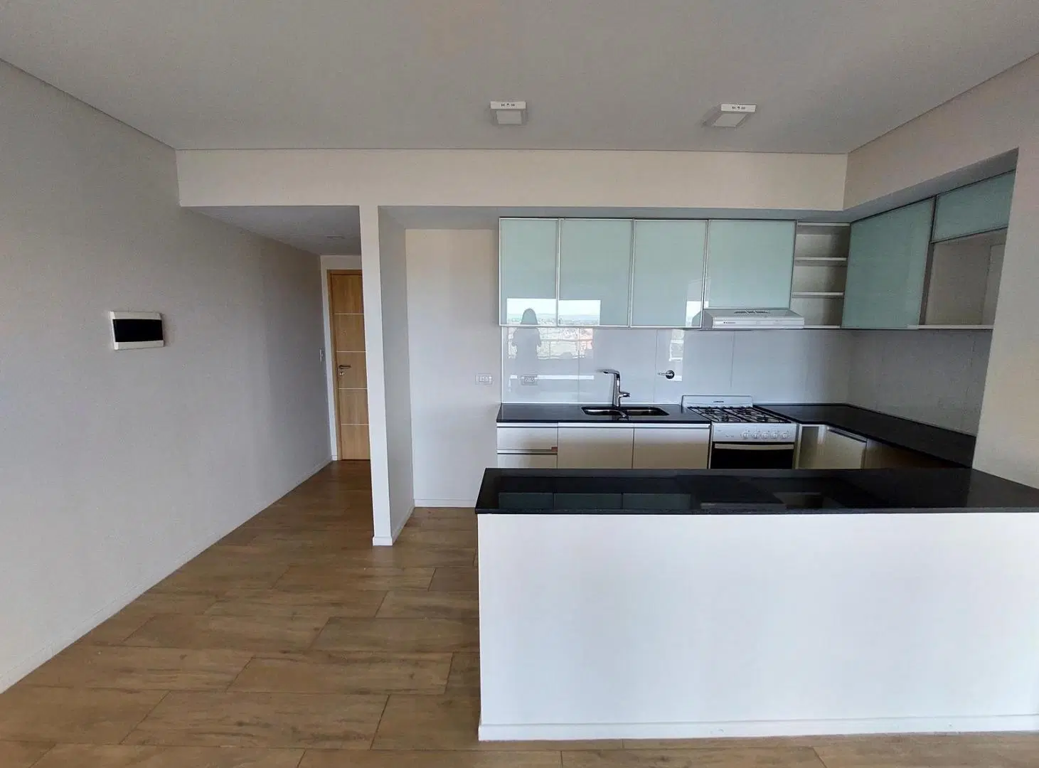 Venta Depto. 65 m²  - 1 dorm. con ámplios ambientes - excelente ubicación 5