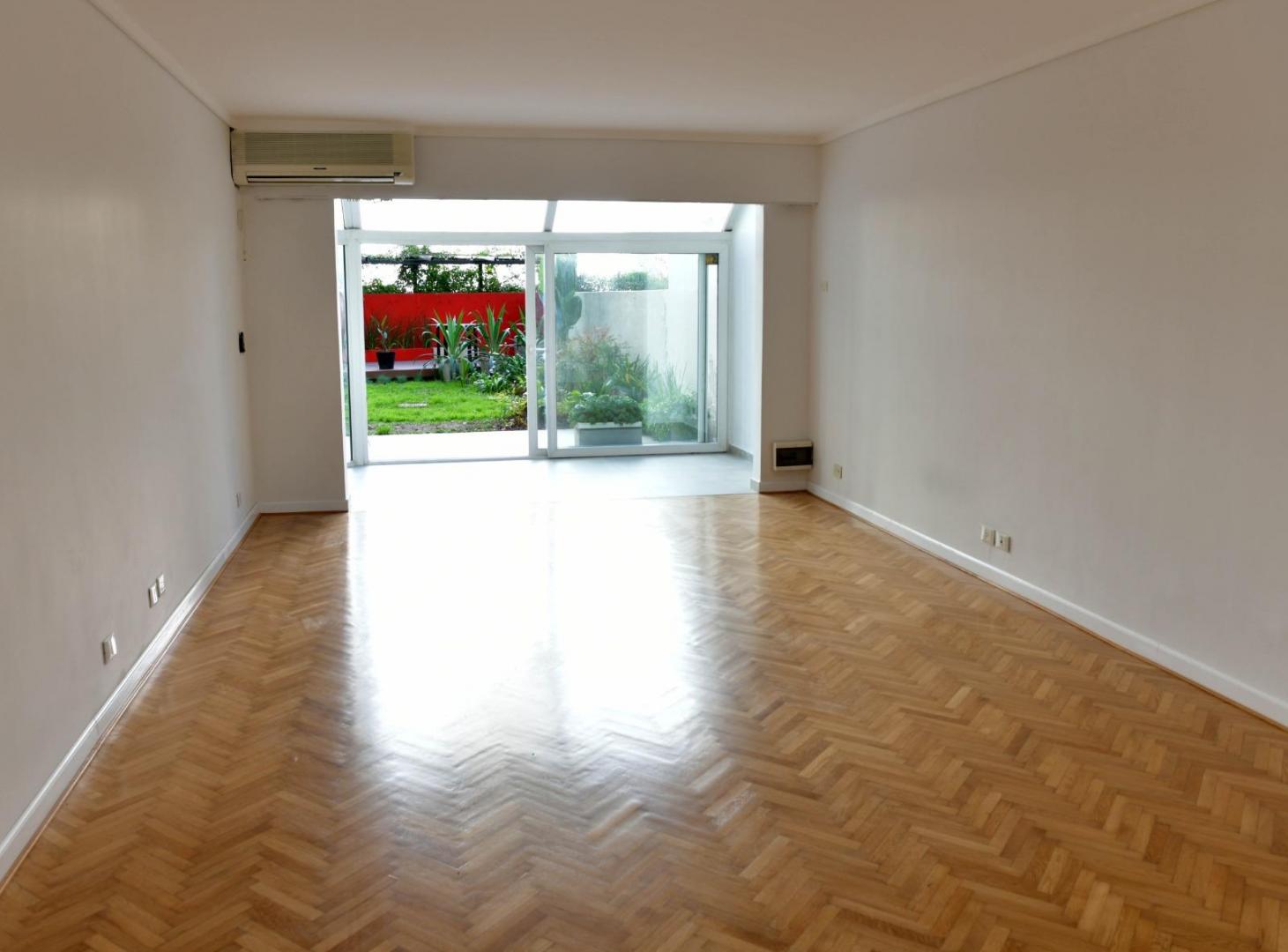 Foto de 130 M2 cubiertos + 120 M2 de jardín con pérgola y patio, imagen 1