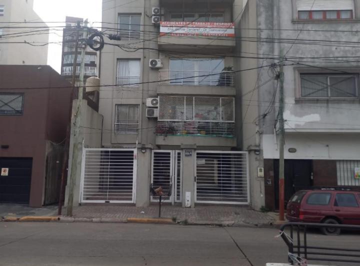 Foto de VENTA Departamento 2 Ambientes con Cochera y Amplio Balcón | A 5 Min, imagen 3