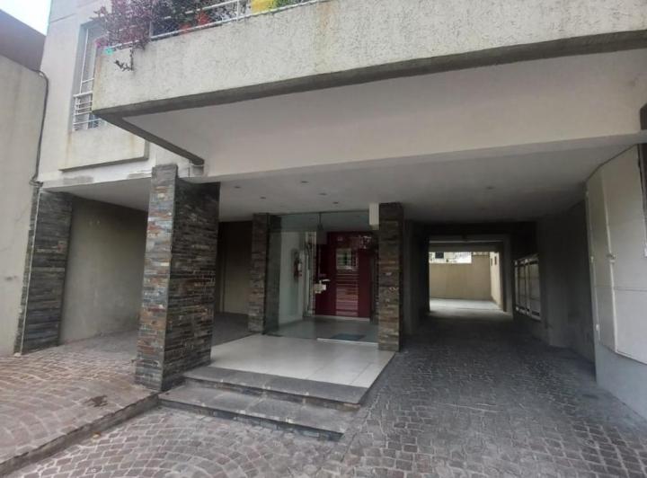 VENTA Departamento de 2 Ambientes con Cochera