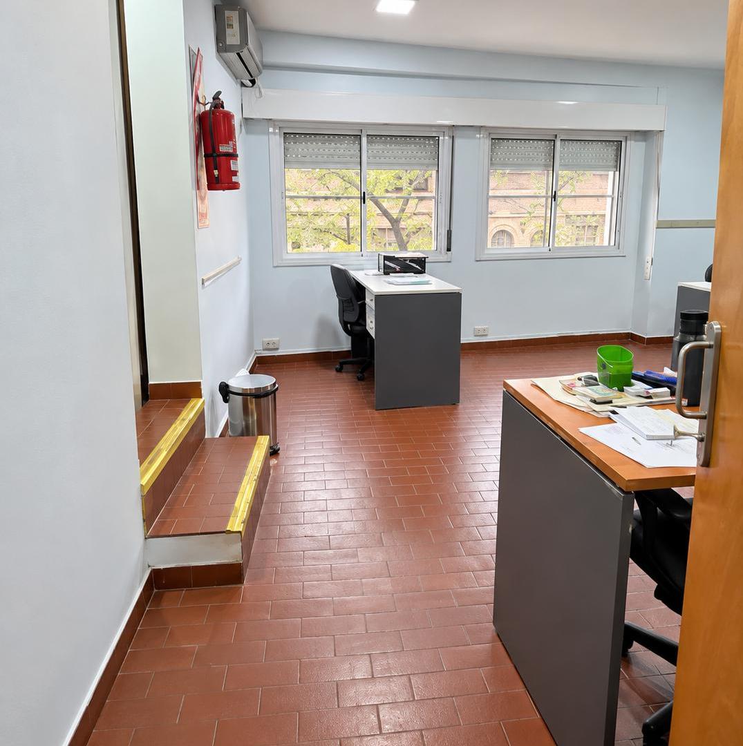 Foto de ALQUILER Galpón Con Oficinas en Caba, imagen 2
