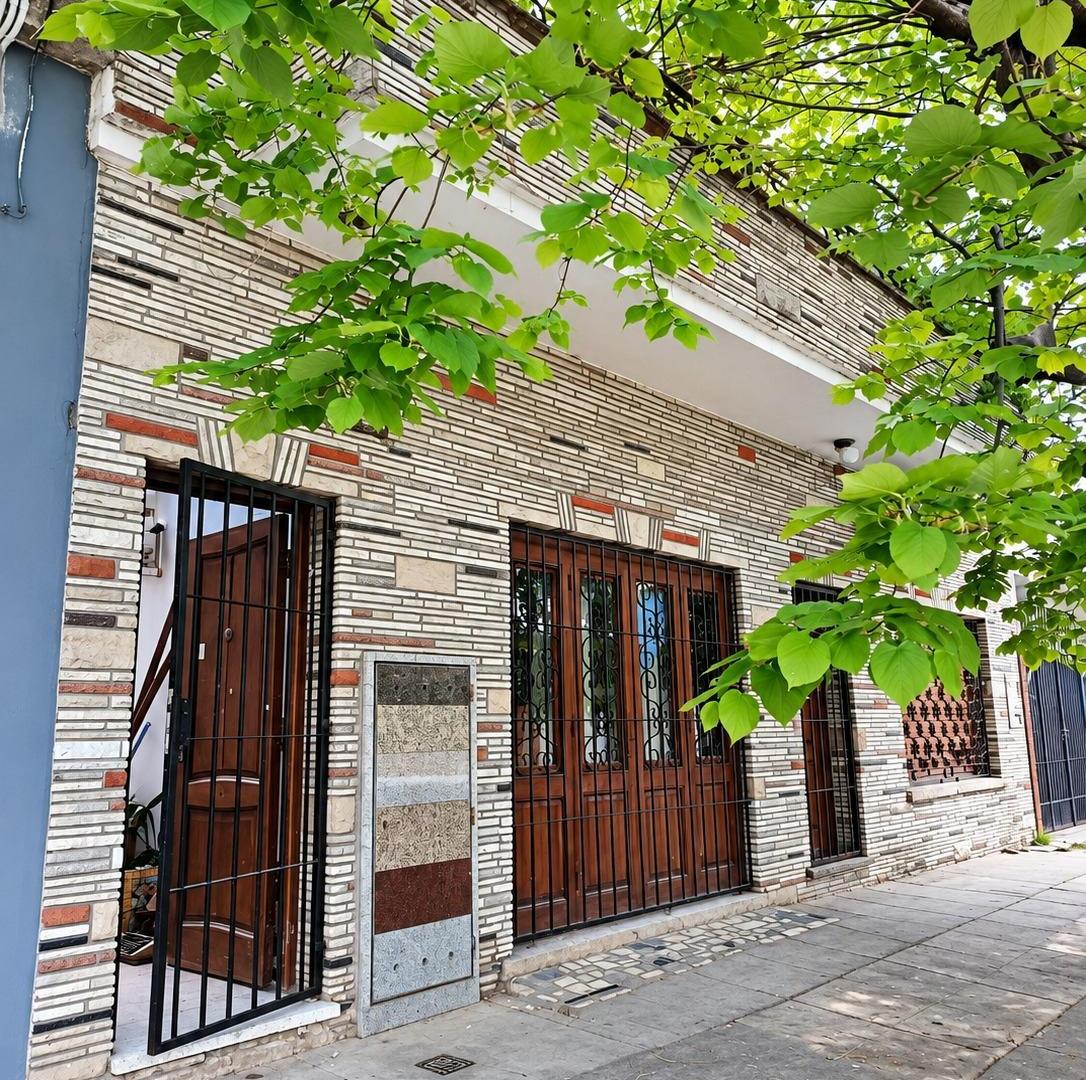Foto de Ph Tipo Casa En Venta Apto Crédito Con Dos Patios Y Sin Expensas, imagen 1
