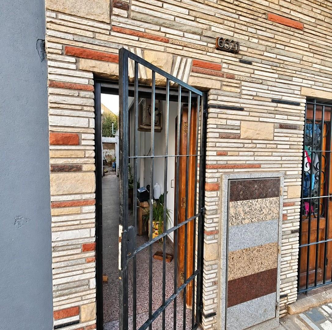 Foto de Ph Tipo Casa En Venta Apto Crédito Con Dos Patios Y Sin Expensas, imagen 2