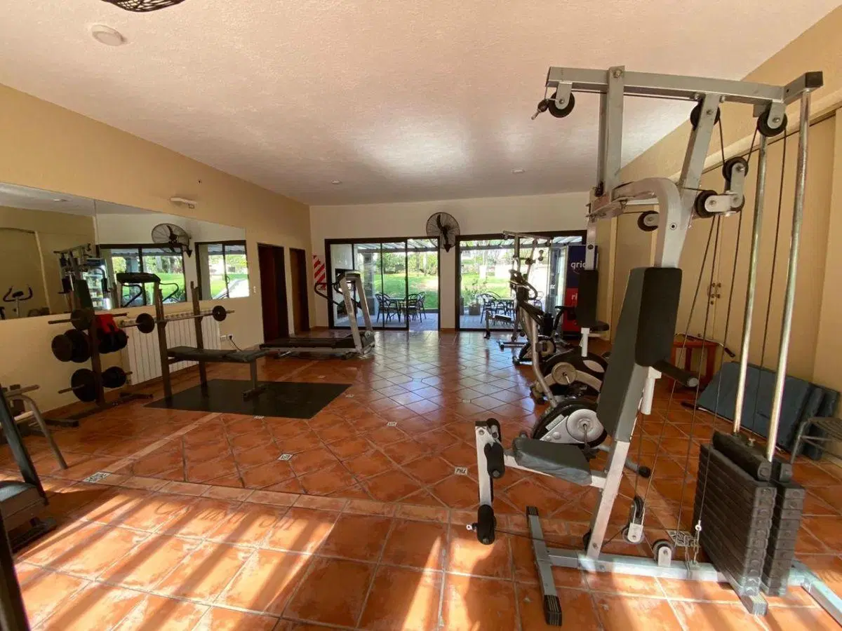 Vendemos semipiso de tres dormitorios mas cochera en Casonas del Sur 4