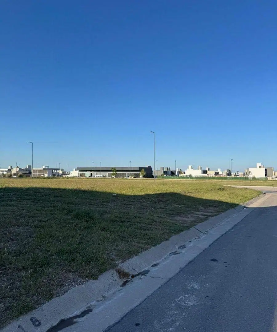 Vendemos Lote Apto Local En Docta Av. Sobre Av Principal 2