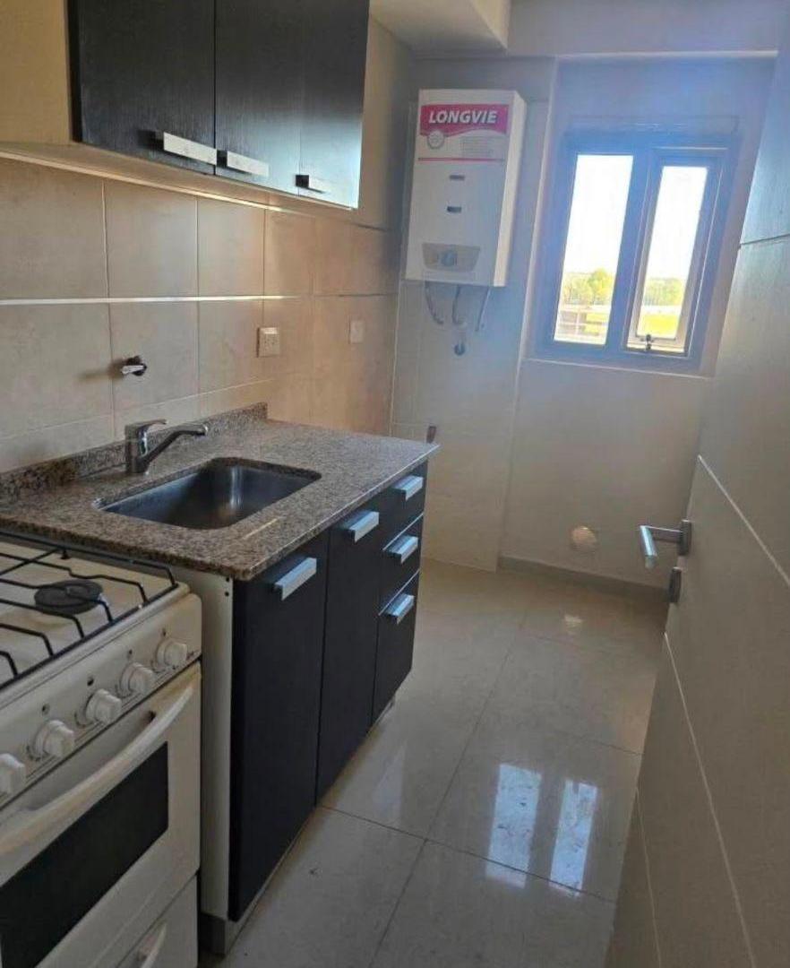 Foto de Vendemos departamento de un dormitorios con cochera en Altos Villa sol, imagen 3