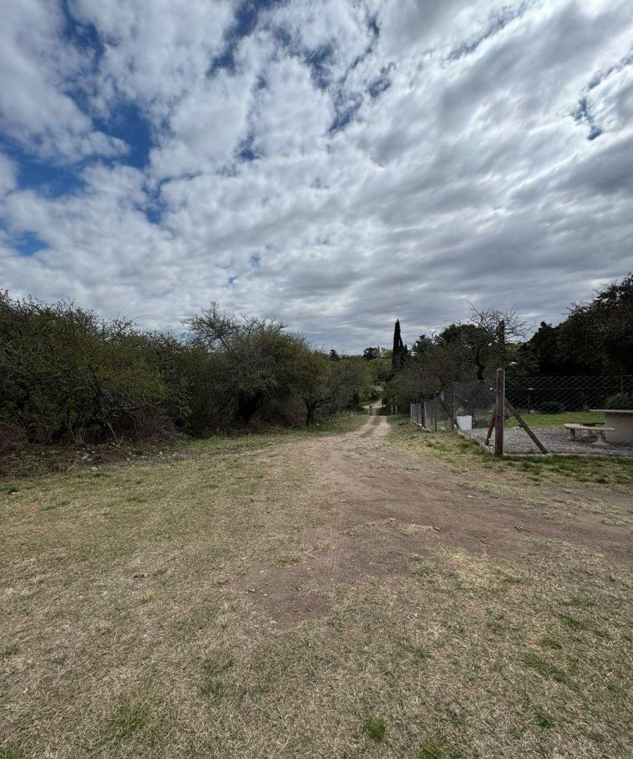 Foto de Vendemos hermoso lote en la Granja. Facilidades, imagen 1