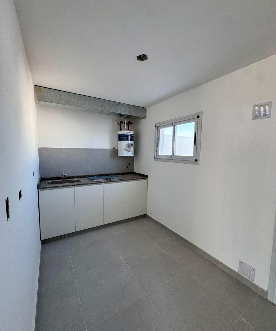 Foto de Alquilamos salón completo en Docta Avenida sobre avenida principal., imagen 3