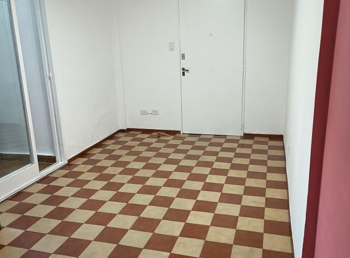 DEPARTAMENTO 2 AMBIENTES PB CON 2 PATIOS 3