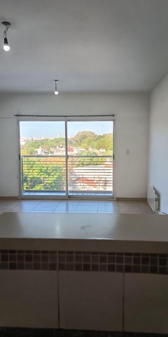 Departamento de un ambiente con balcon