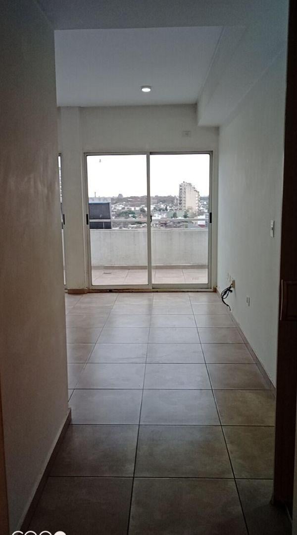Departamento 2 ambientes al frente con terraza balcon