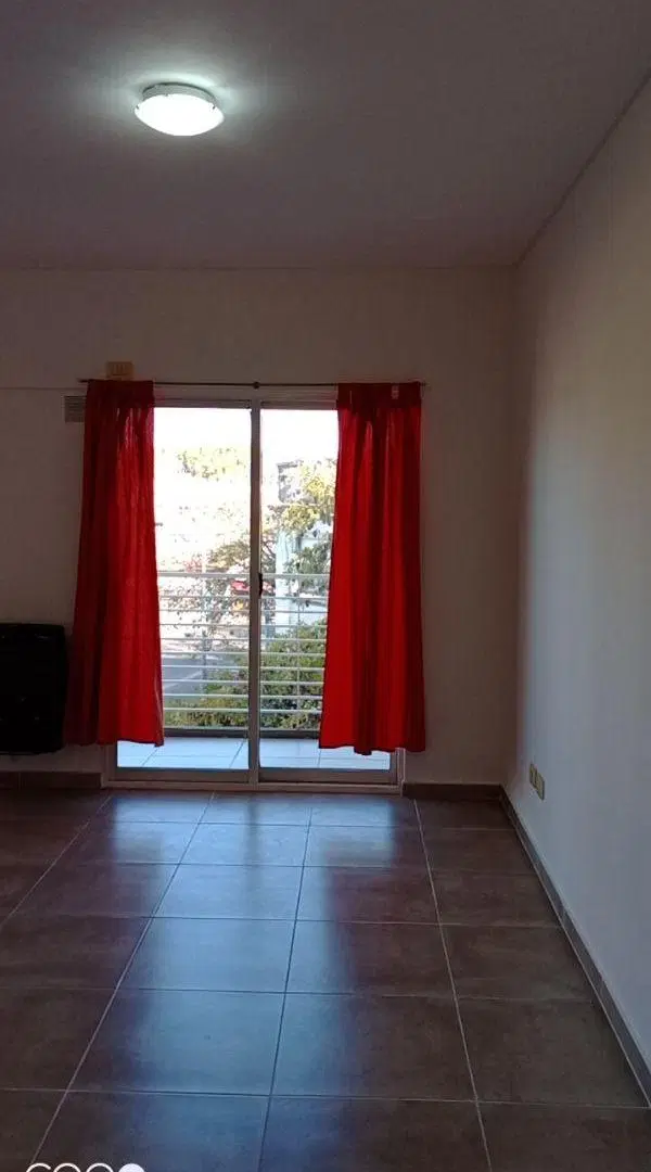 Departamento mono ambiente divisible con balcon corrido al frente 3