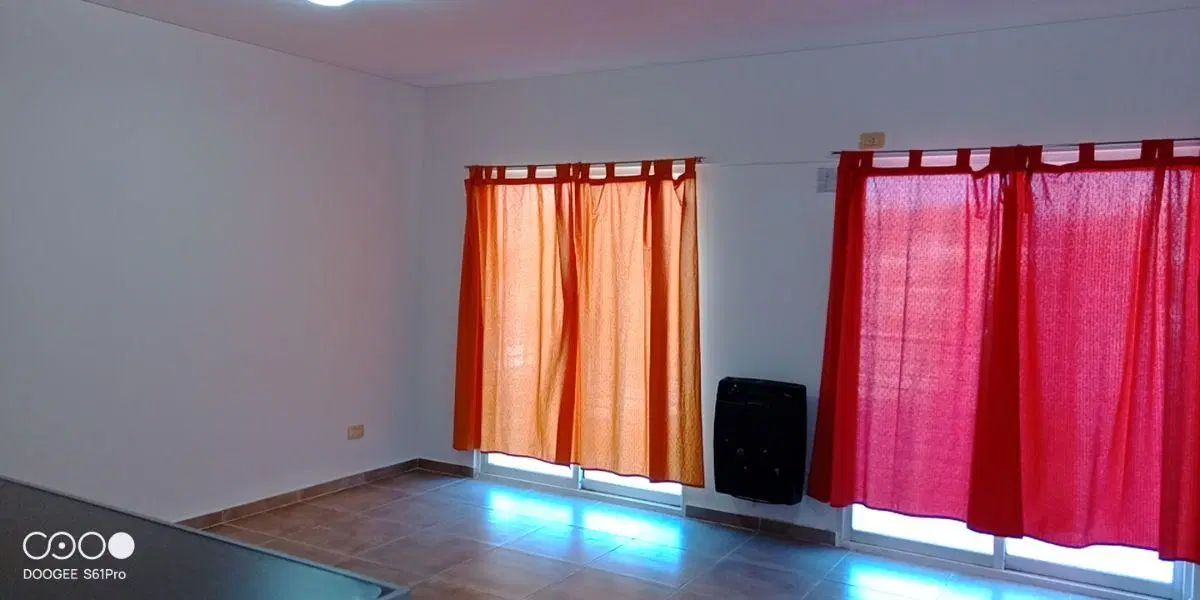Departamento mono ambiente divisible con balcon corrido al frente 2