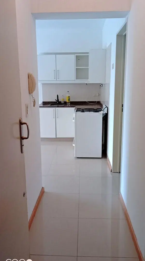 Departamento 3 ambientes a la calle con balcon 2