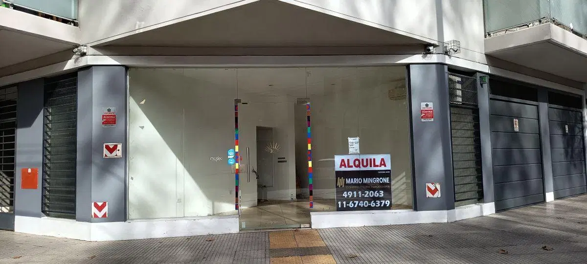 LOCAL EN ESQUINA 4