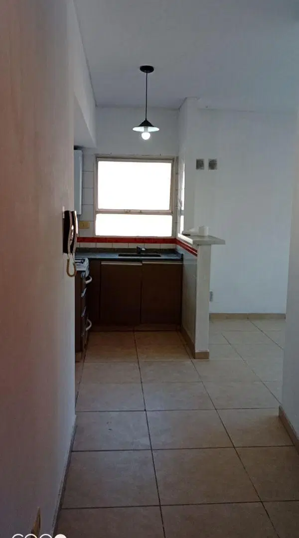 Departamento 2 ambientes a la calle con balcon 2