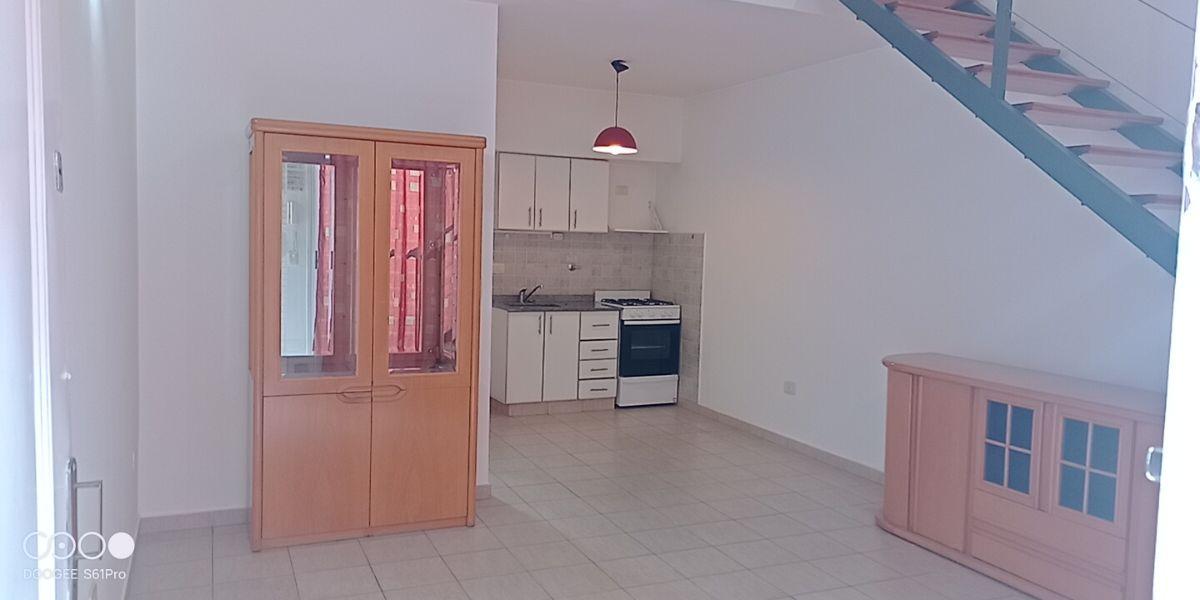 Foto de Departamento 2 ambientes tipo casa con patio, imagen 2